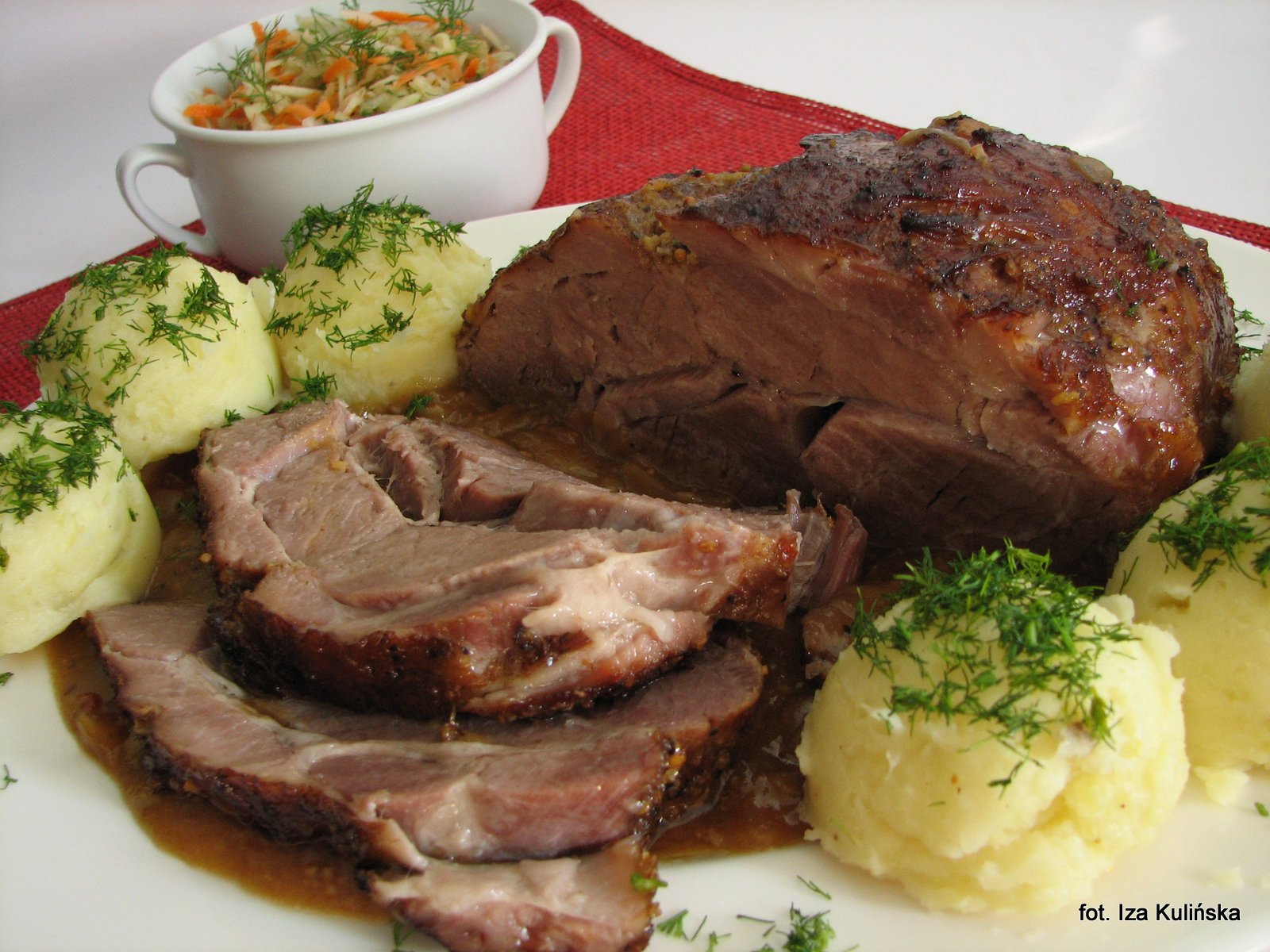 Karkówka w sosie - propozycja podania